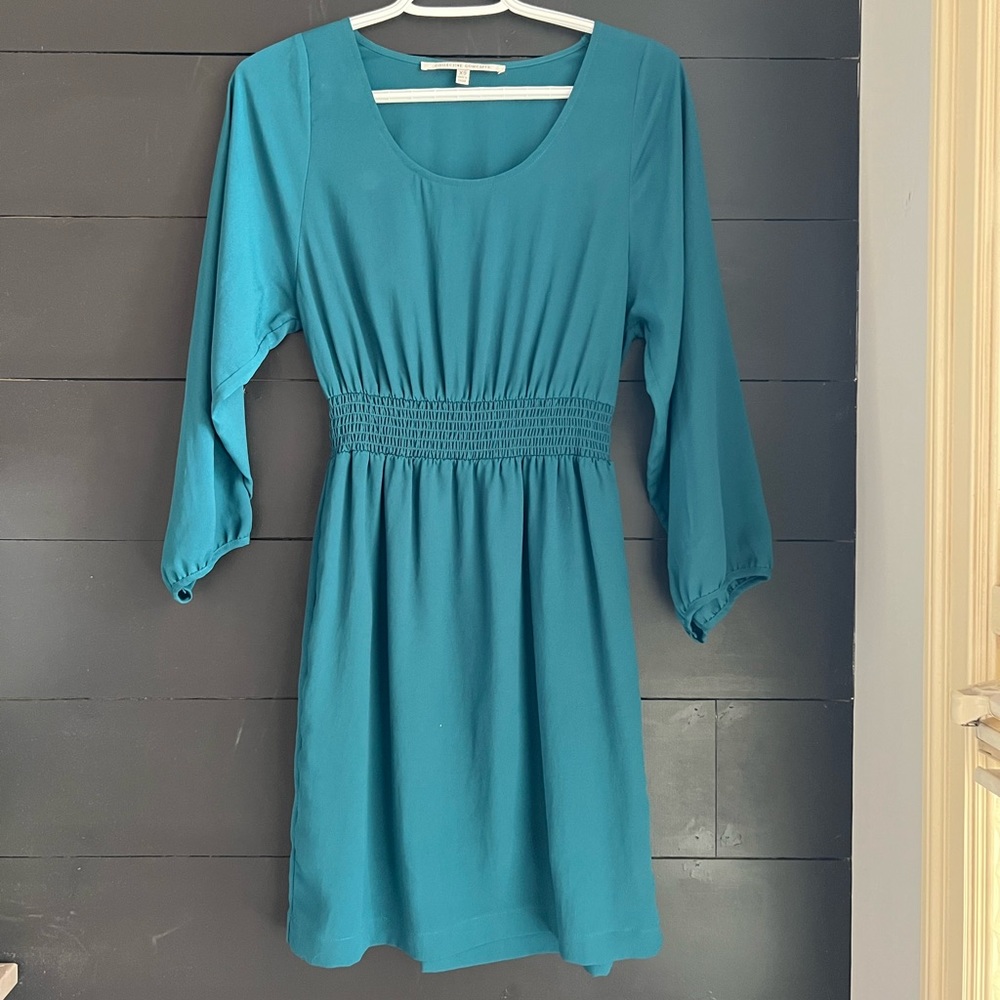 Flowy sleeved dress